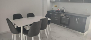 Golem Dhome Plazhi